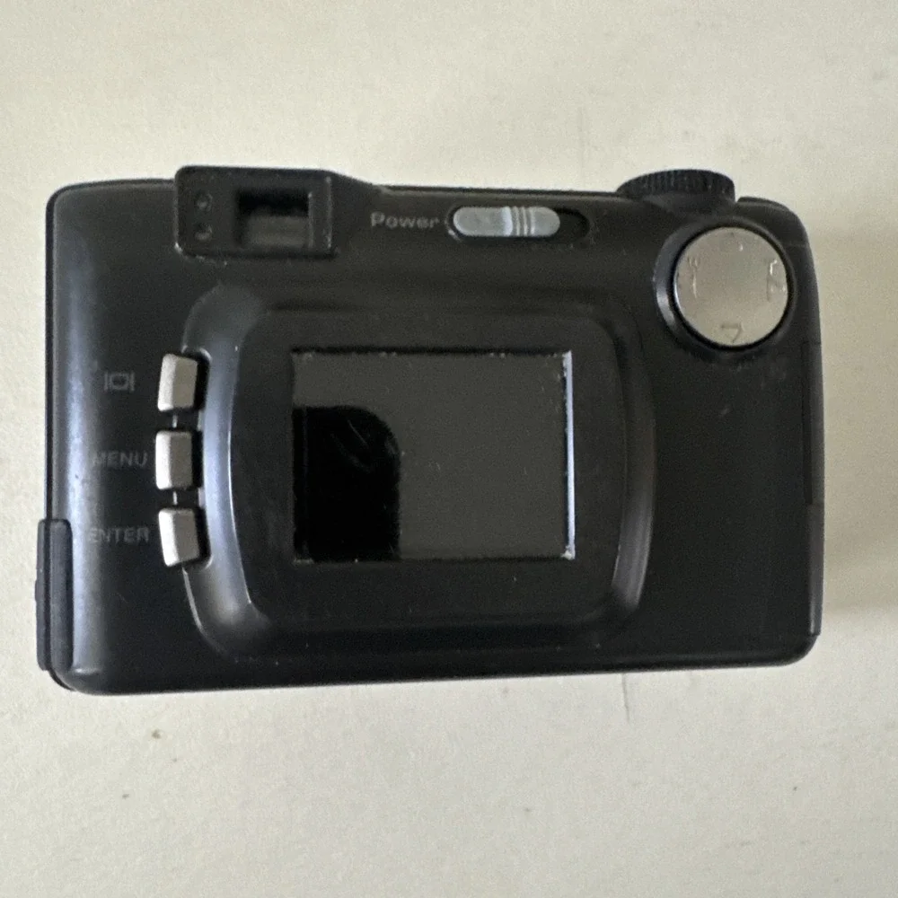 MEDION MD9725 Digital Camera 4.1MP 8–24mm Zoom Untested